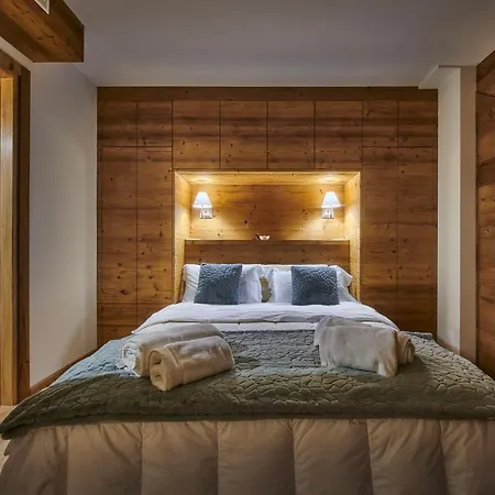 The Wooden House Cortina Apartment